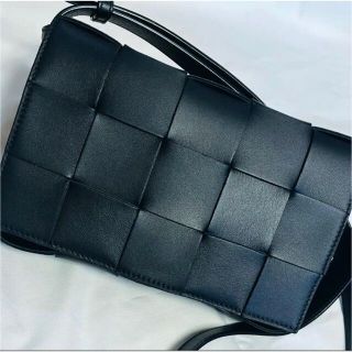 ボッテガヴェネタ(Bottega Veneta)のカセット　BOTTEGA VENETA (ショルダーバッグ)