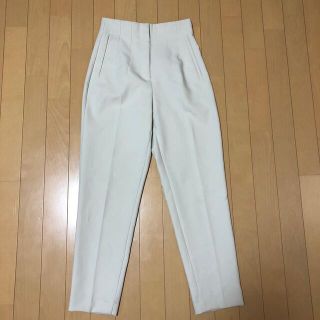 ザラ(ZARA)のザラ・オフホワイトパンツ・XS(その他)