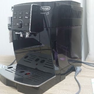 デロンギ(DeLonghi)のデロンギマグニフィカS  ECAM23120　つくよみさん用。(エスプレッソマシン)