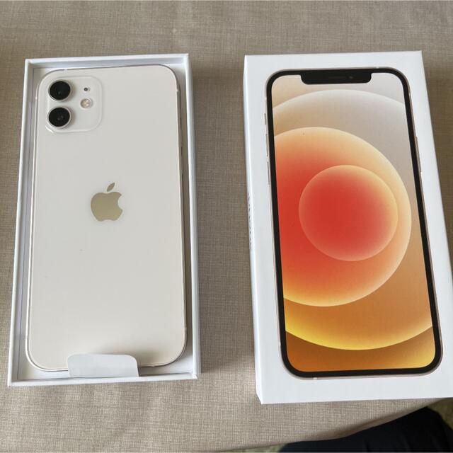 Apple(アップル)のアップル iPhone12 64GB ホワイト　docomo スマホ/家電/カメラのスマートフォン/携帯電話(スマートフォン本体)の商品写真