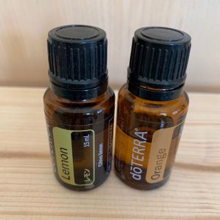 ドテラ(doTERRA)のdoTERRA ドテラ　オレンジ、レモンの2本のセット　(エッセンシャルオイル（精油）)