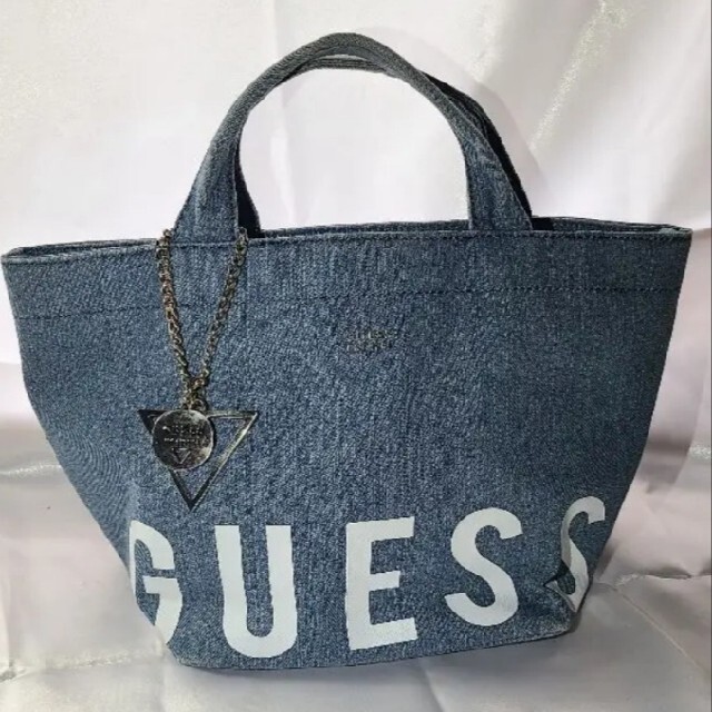 GUESS(ゲス)のGUESS ハンドバッグ レディースのバッグ(ハンドバッグ)の商品写真