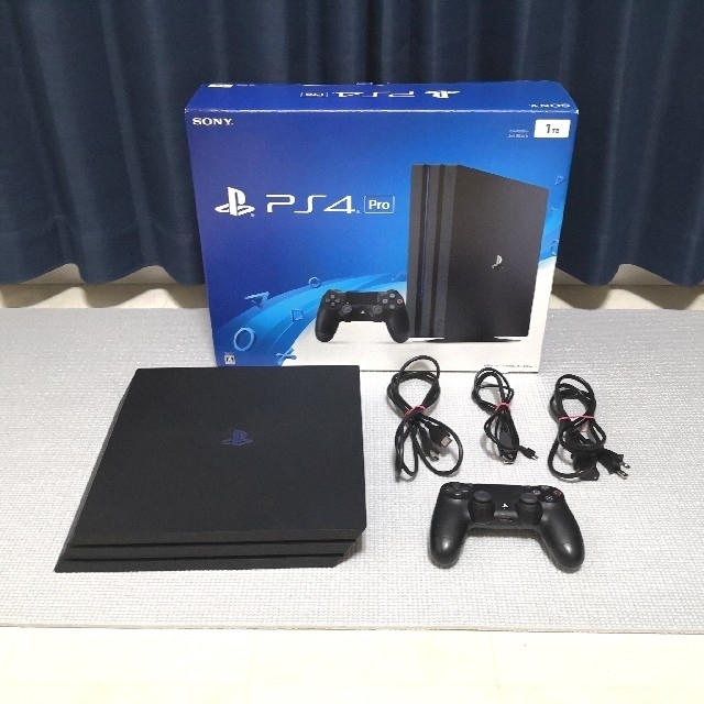 PlayStation4(プレイステーション4)のPS4 PRO 本体 1TB CUH-7000B B01【注意事項あり】 エンタメ/ホビーのゲームソフト/ゲーム機本体(家庭用ゲーム機本体)の商品写真