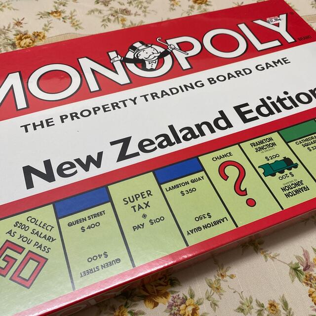 新品未開封　ニュージーランド版　モノポリー Monopoly エンタメ/ホビーのテーブルゲーム/ホビー(人生ゲーム)の商品写真