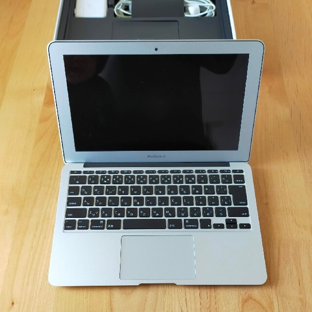 APPLE MacBook Air MJVM2J/A Core i5 4,096116インチ画面解像度