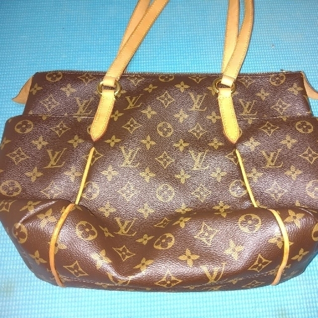 LOUIS VUITTON(ルイヴィトン)の美品★ルイヴィトン★LOUIS VUITTON★両脇ポケット★トータリー レディースのバッグ(トートバッグ)の商品写真