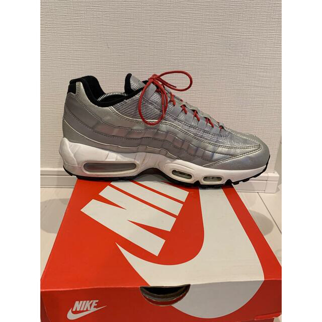 NIKE(ナイキ)のNike Air Max 95 Metallic Silver メンズの靴/シューズ(スニーカー)の商品写真