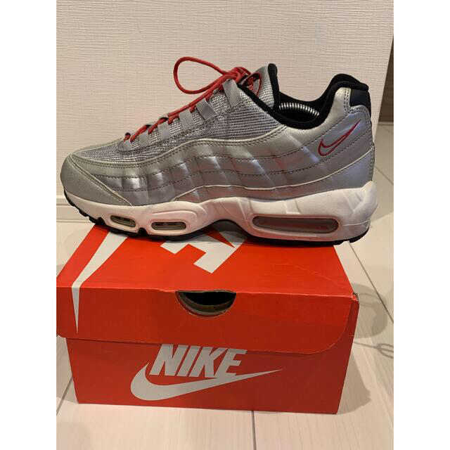 NIKE(ナイキ)のNike Air Max 95 Metallic Silver メンズの靴/シューズ(スニーカー)の商品写真