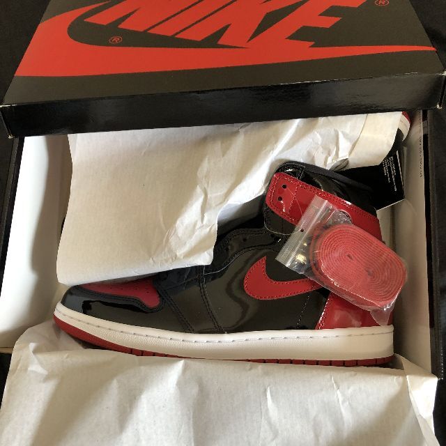 NIKE AIR JORDAN 1 Patent Bred