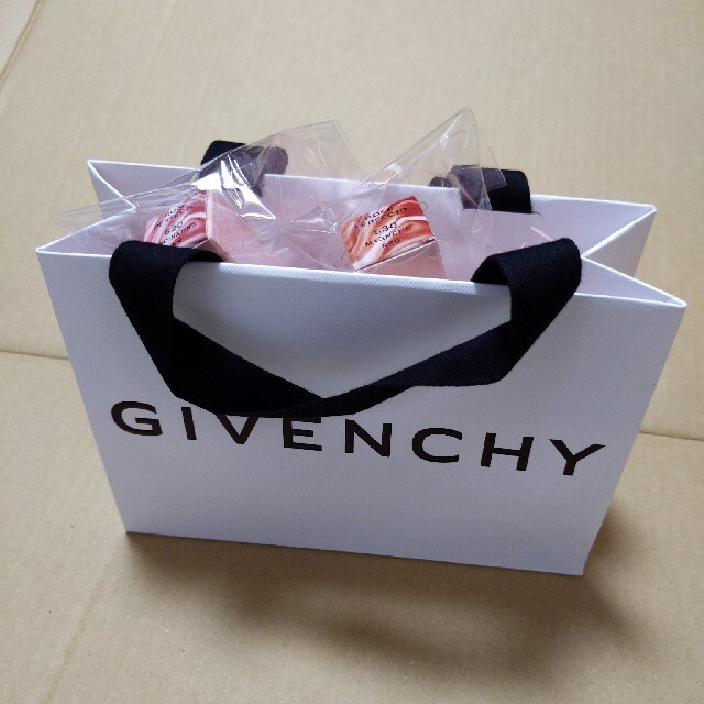 GIVENCHY(ジバンシィ)のローズ・パーフェクト　520 530セット コスメ/美容のベースメイク/化粧品(口紅)の商品写真