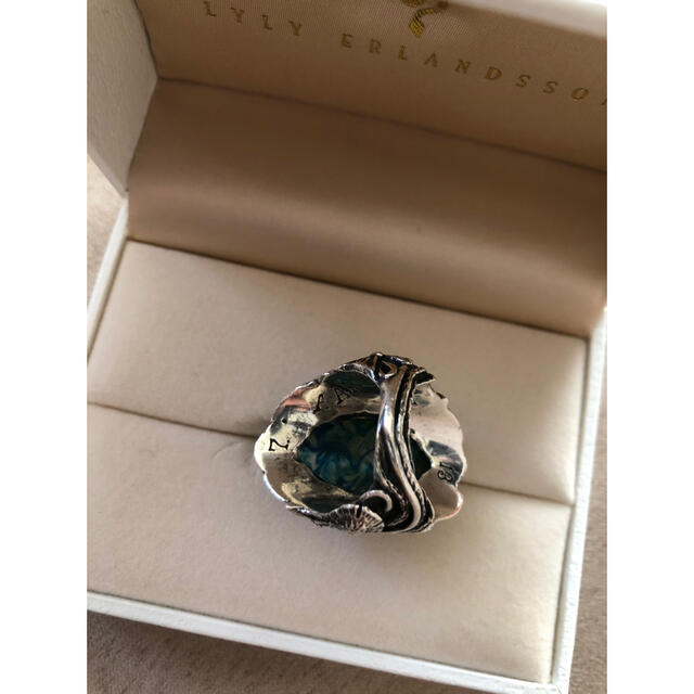 リリーエルランドソンlyly erlandsson美品アイスブルーリング メンズのアクセサリー(リング(指輪))の商品写真