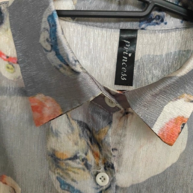 犬猫プリントブラウス レディースのトップス(シャツ/ブラウス(半袖/袖なし))の商品写真