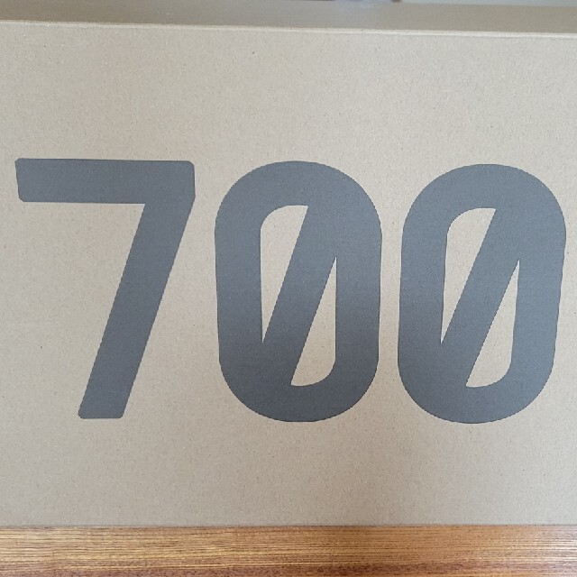 正規取扱店で adidas YeezyBoost700mnvn Yeezy Boost