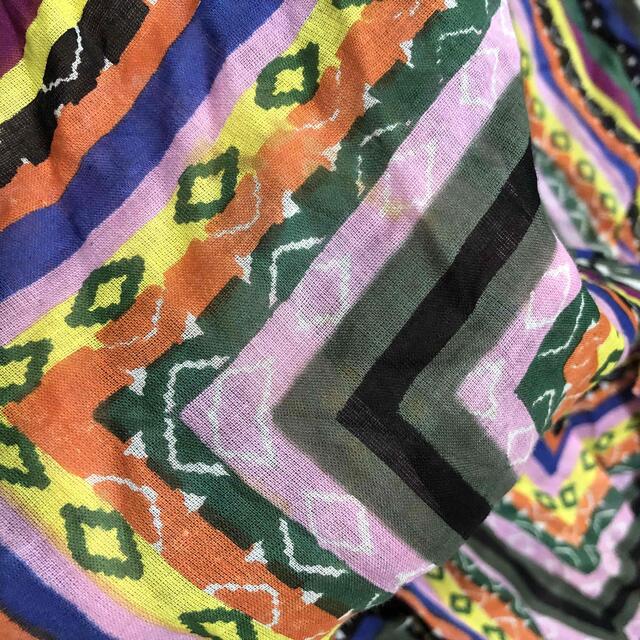 大判ショール  ストール  スカーフ　カラフル　フリンジ  薄手　生地　 レディースのファッション小物(バンダナ/スカーフ)の商品写真