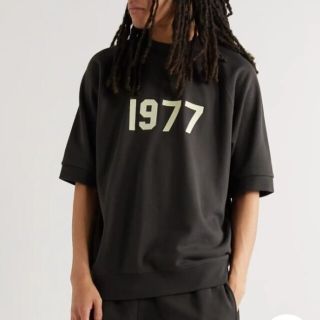 ESSENTIALS 1977 スウェットTシャツ