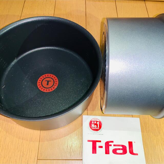 T-fal(ティファール)の新品ティファール　IH対応　シルクグレー  ソースパン2点　18cm インテリア/住まい/日用品のキッチン/食器(鍋/フライパン)の商品写真