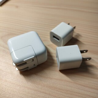 Apple iPhone iPad 純正 ACアダプター 充電器USB(バッテリー/充電器)