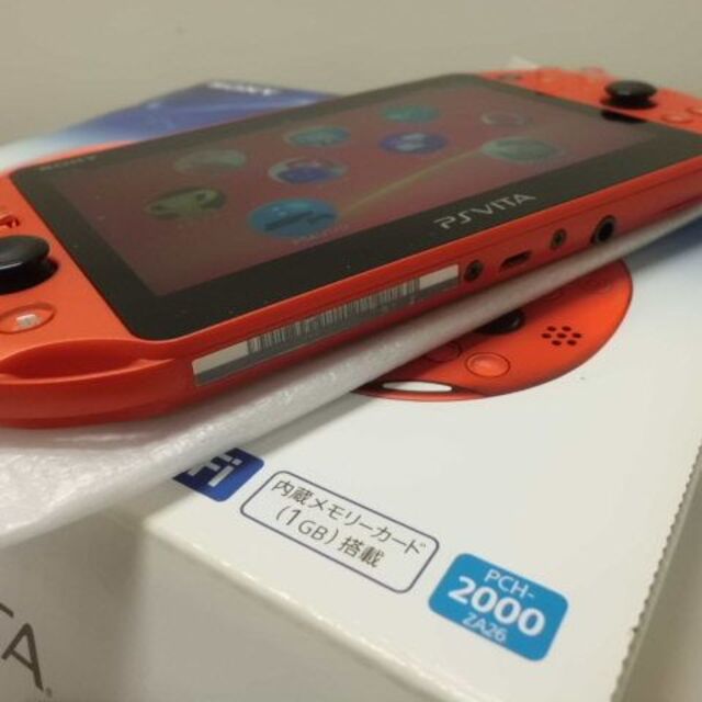 PlayStation Vita(プレイステーションヴィータ)のPSVITA PCH-2000 Metallic Red エンタメ/ホビーのゲームソフト/ゲーム機本体(携帯用ゲーム機本体)の商品写真