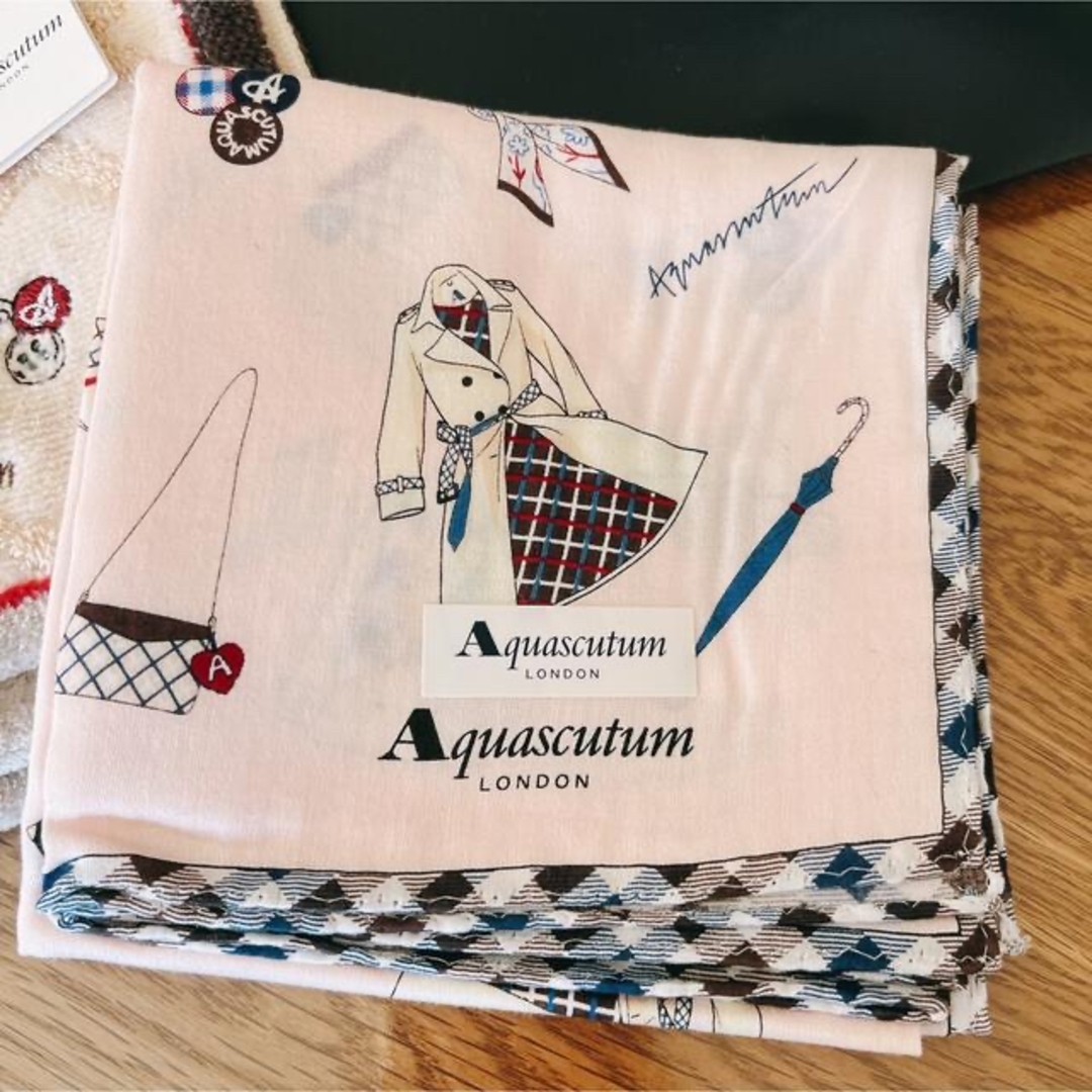 AQUA SCUTUM(アクアスキュータム)のAquascutum ハンカチ レディースのファッション小物(ハンカチ)の商品写真