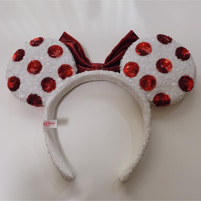 Disney(ディズニー)のミニー　カチューシャ　ディズニーランド　ドット　ディズニーランド　赤　白 レディースのヘアアクセサリー(カチューシャ)の商品写真