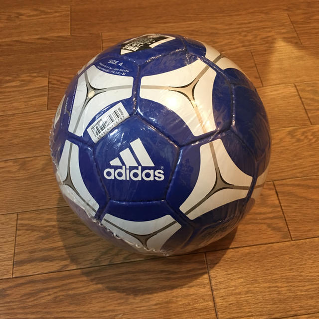 adidas(アディダス)のサッカーボール⚽️ スポーツ/アウトドアのサッカー/フットサル(ボール)の商品写真