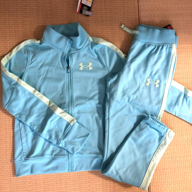 UNDER ARMOUR(アンダーアーマー)のアンダーアーマー ジャージ上下セットアップ　140cm 新品 キッズ/ベビー/マタニティのキッズ服女の子用(90cm~)(その他)の商品写真