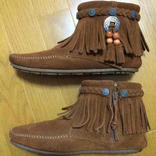 ミネトンカ(Minnetonka)の【美品】ミネトンカ フリンジ ブーツ(ブーツ)