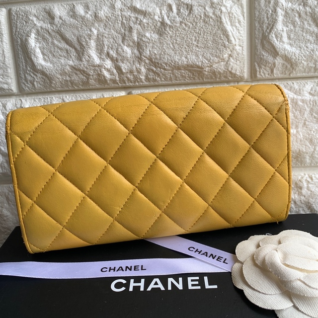 CHANEL(シャネル)の正規品★超美品 シャネル 長財布 マトラッセ ラムスキン イエロー フラップ レディースのファッション小物(財布)の商品写真