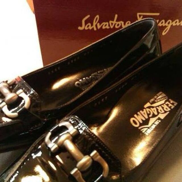 Ferragamo(フェラガモ) エナメル パンプス【5 1/2】 【完売】 8076円