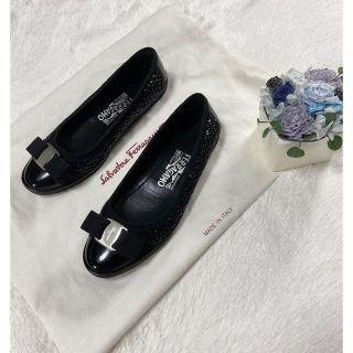 フェラガモ(Ferragamo)のフェラガモ ヴァラ フラットパンプス(バレエシューズ)