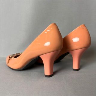 26. ワコール サクセスウォーク スクエアトゥ エナメル パンプス ピンク