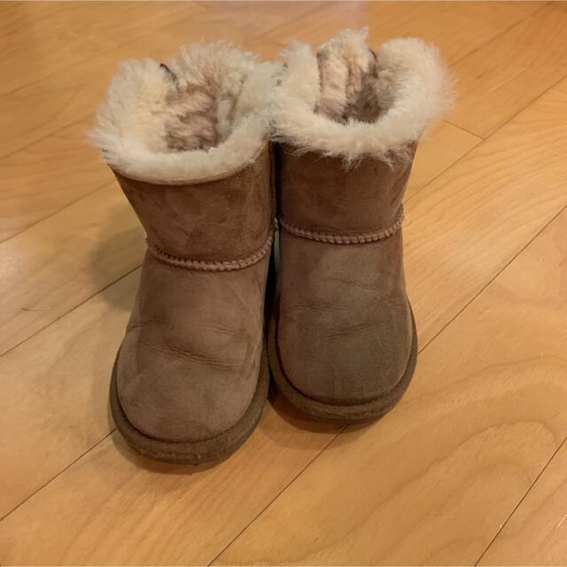 UGG(アグ)のUGG ムートンブーツ　16cm キッズ/ベビー/マタニティのキッズ靴/シューズ(15cm~)(ブーツ)の商品写真