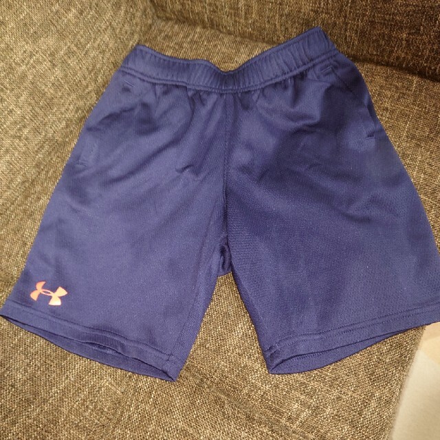 UNDER ARMOUR(アンダーアーマー)のUNDER ARMOURショートパンツ キッズ/ベビー/マタニティのキッズ服男の子用(90cm~)(パンツ/スパッツ)の商品写真