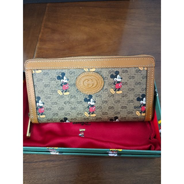 最初の Gucci 長財布 ラウンドジップタイプ ディズニーコラボ Gucci 財布