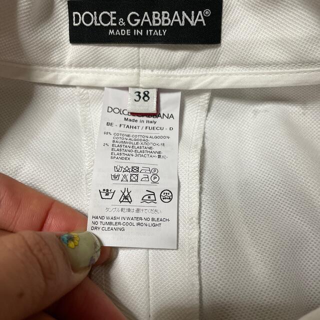 DOLCE&GABBANA(ドルチェアンドガッバーナ)の新品同様✨dg白ショートパンツ レディースのパンツ(ショートパンツ)の商品写真