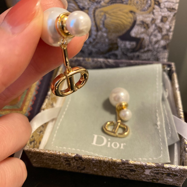 DIORピアス 4