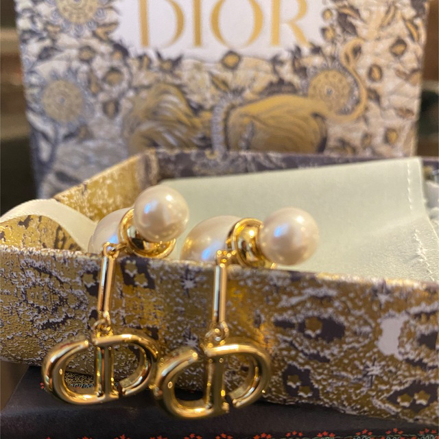 Dior(ディオール)のDIORピアス　残り１つ レディースのアクセサリー(ピアス)の商品写真