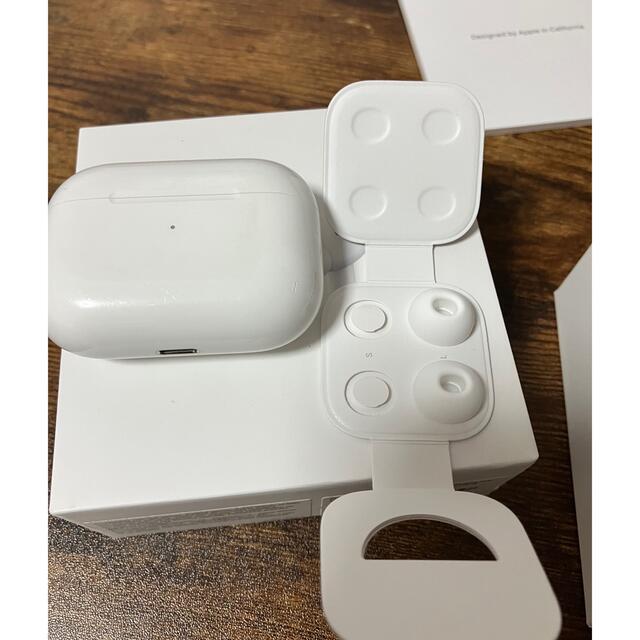 Apple(アップル)のApple AirPods pro スマホ/家電/カメラのオーディオ機器(ヘッドフォン/イヤフォン)の商品写真