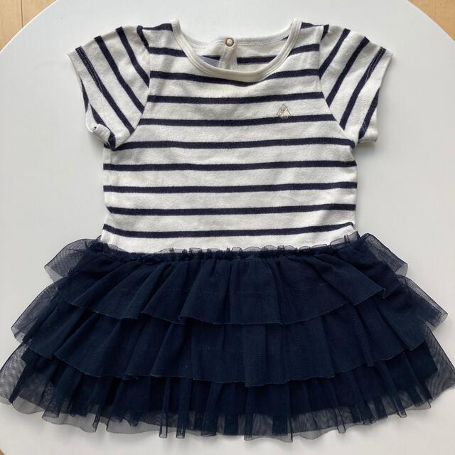 PETIT BATEAU(プチバトー)のプチバトー＊ボーダー&チュールワンピ＊18m＊81㎝ キッズ/ベビー/マタニティのベビー服(~85cm)(ワンピース)の商品写真