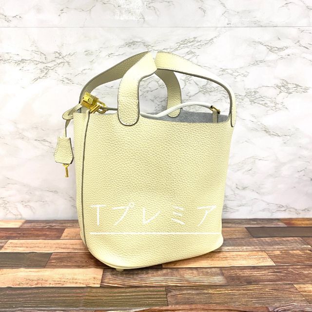 【プレミア品】高級本革　ハンドバック　バケツバック　ホワイト　ゴールド金具