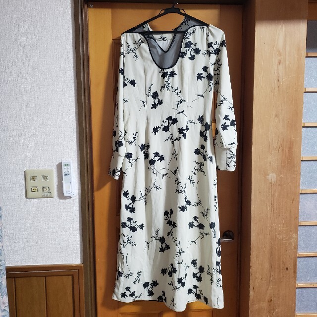 Ameri VINTAGE(アメリヴィンテージ)の2WAY KEILY FLOWER PRINT DRESS レディースのワンピース(ロングワンピース/マキシワンピース)の商品写真