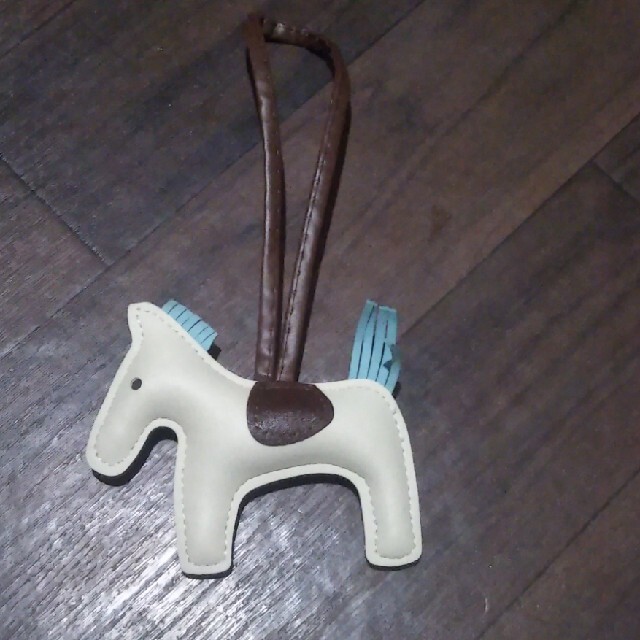 ♡TA♡jane♡さま専用　馬のキーホルダー レディースのファッション小物(キーホルダー)の商品写真