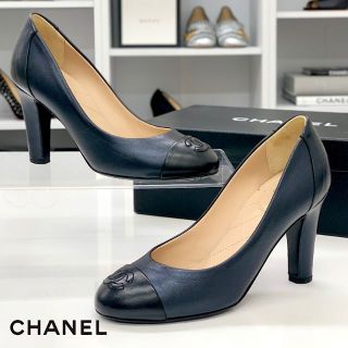 シャネル(CHANEL)の3728 シャネル ココマーク レザー パンプス ブラック ネイビー(ハイヒール/パンプス)