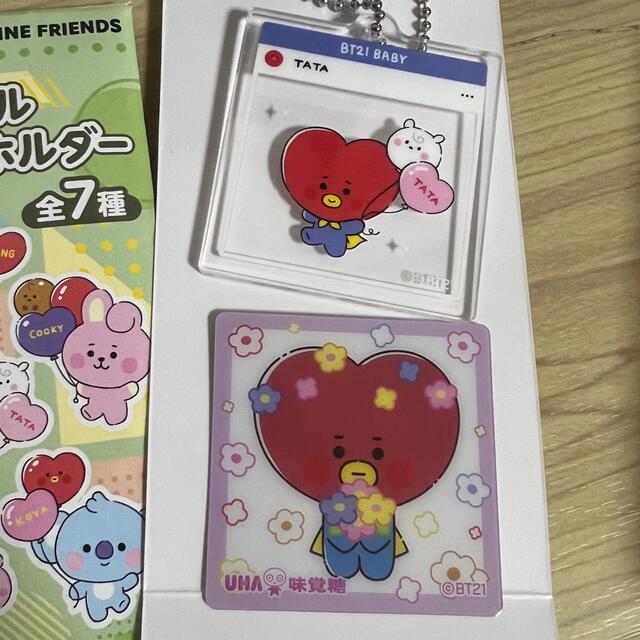 BT21(ビーティーイシビル)のBT21 ファミリーマート　アクリルキーホルダー　オリジナルシール エンタメ/ホビーのアニメグッズ(キーホルダー)の商品写真