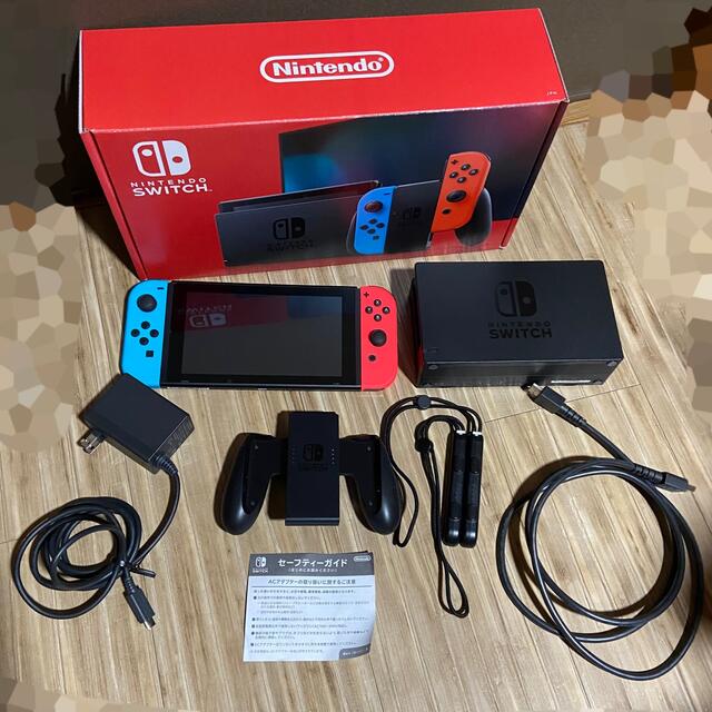 Nintendo Switch(ニンテンドースイッチ)の中古 Nintendo Switch 本体 ﾈｵﾝﾌﾞﾙｰ/ﾈｵﾝｵﾚﾝｼﾞ エンタメ/ホビーのゲームソフト/ゲーム機本体(家庭用ゲーム機本体)の商品写真