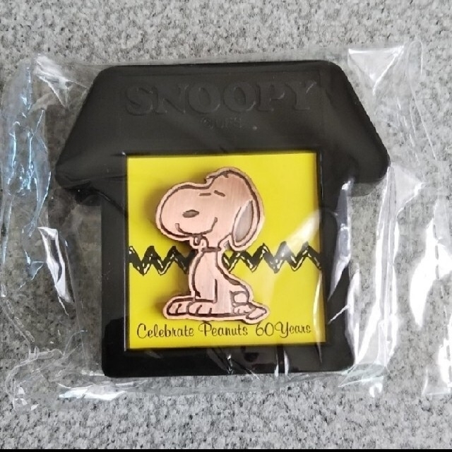 SNOOPY(スヌーピー)のSNOOPY ピンバッジ(60thコレクションシリーズ) エンタメ/ホビーのアニメグッズ(バッジ/ピンバッジ)の商品写真