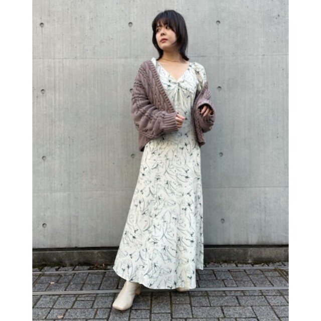 FRAY I.D - ほぼ未使用 FRAY I.D ラインフラワースリーブタック FRAY I.D - ほぼ未使用 FRAY I.D ラインフラワースリーブタック