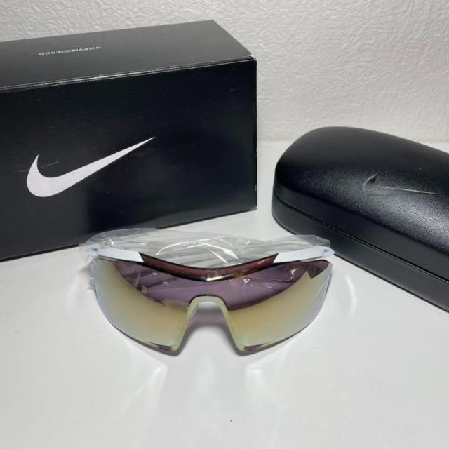 NIKE(ナイキ)の新品☆ナイキ サングラス ヴェイパーウイングエリートR ランニング ホワイト 白 スポーツ/アウトドアのランニング(その他)の商品写真