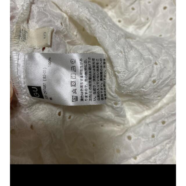 GU(ジーユー)のホワイト花柄レースシャツ レディースのトップス(シャツ/ブラウス(半袖/袖なし))の商品写真