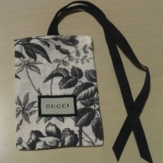 グッチ(Gucci)のGUCCI ミニ袋　保存袋　ノベルティ　B柄(その他)